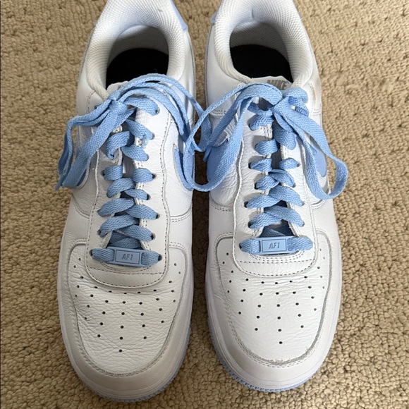 Nike Sneakers - Picture 3 of 5